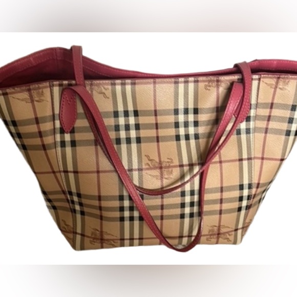 Burberry - Picture 1 of 7
